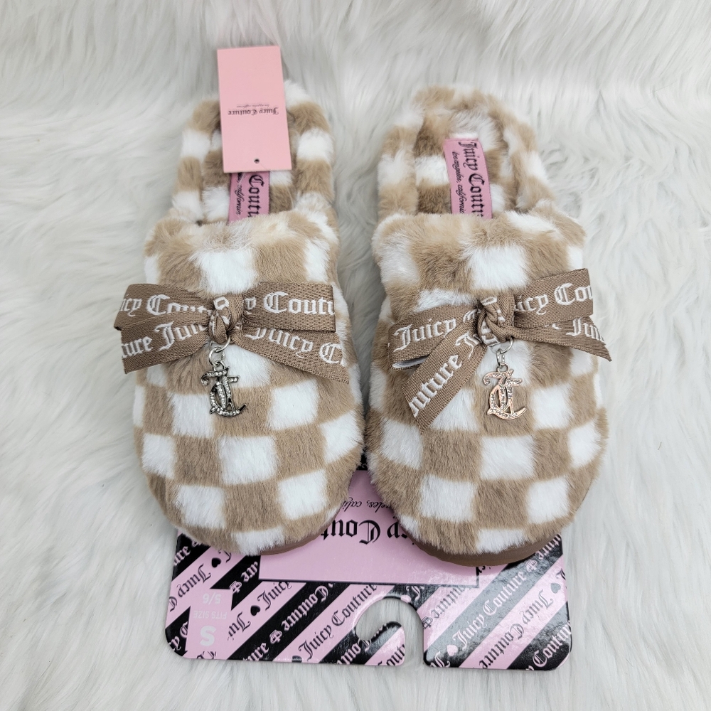 Juicy Couture Faux Fur Closed Toe Slippers. - Picture 3 of 5